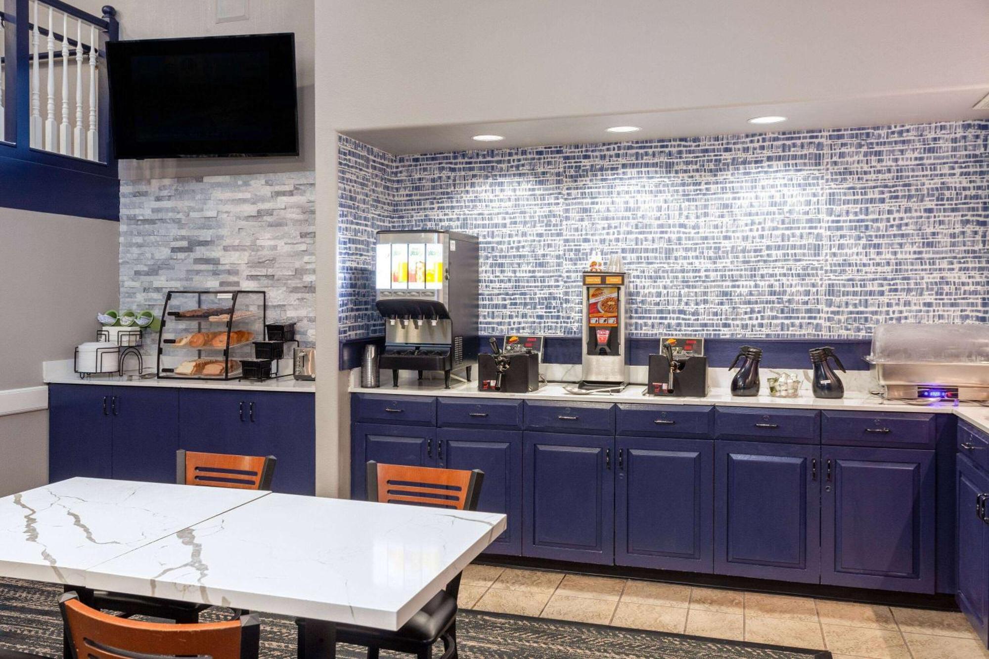 Americinn By Wyndham Peoria Eksteriør billede