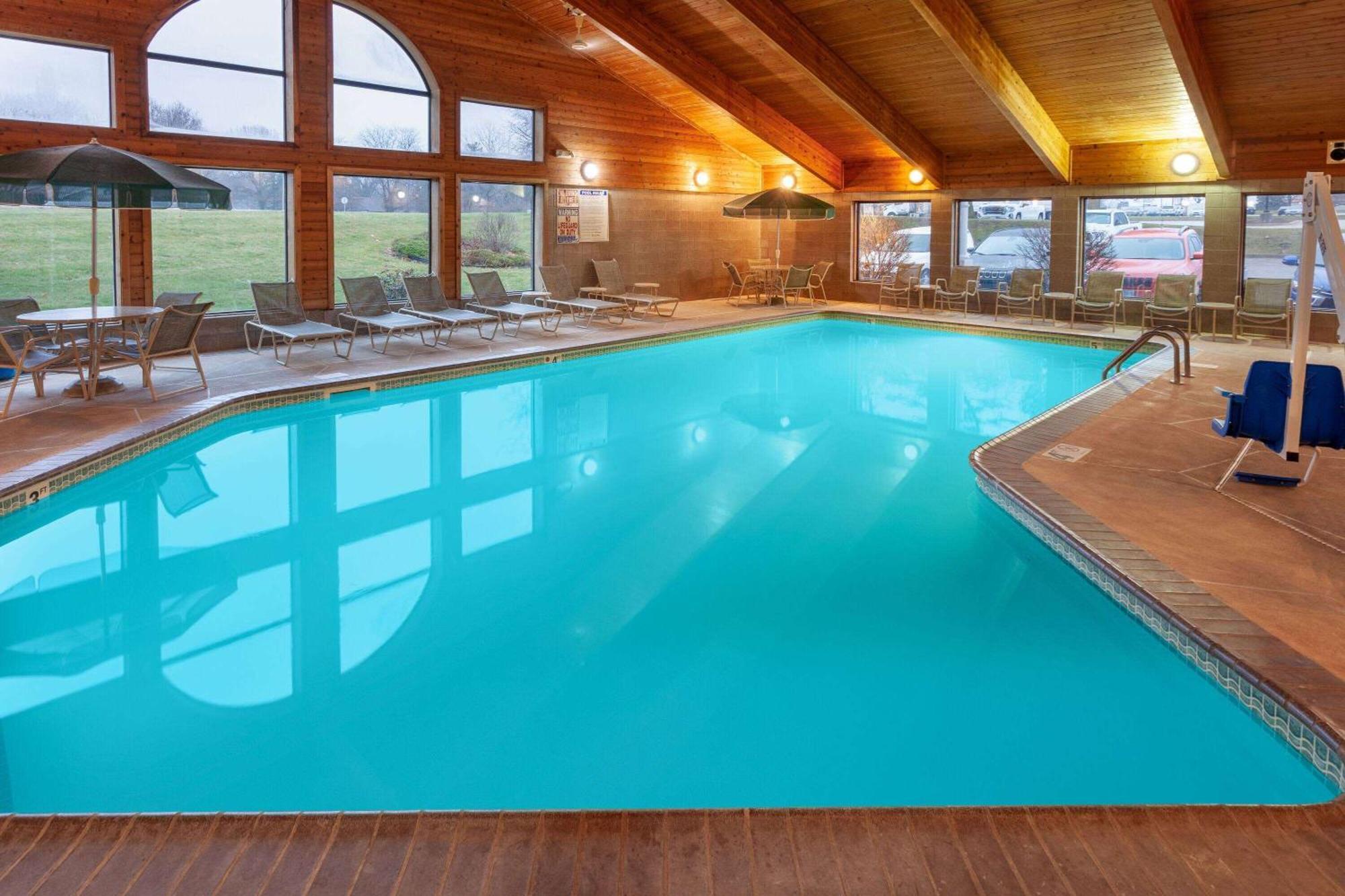 Americinn By Wyndham Peoria Eksteriør billede