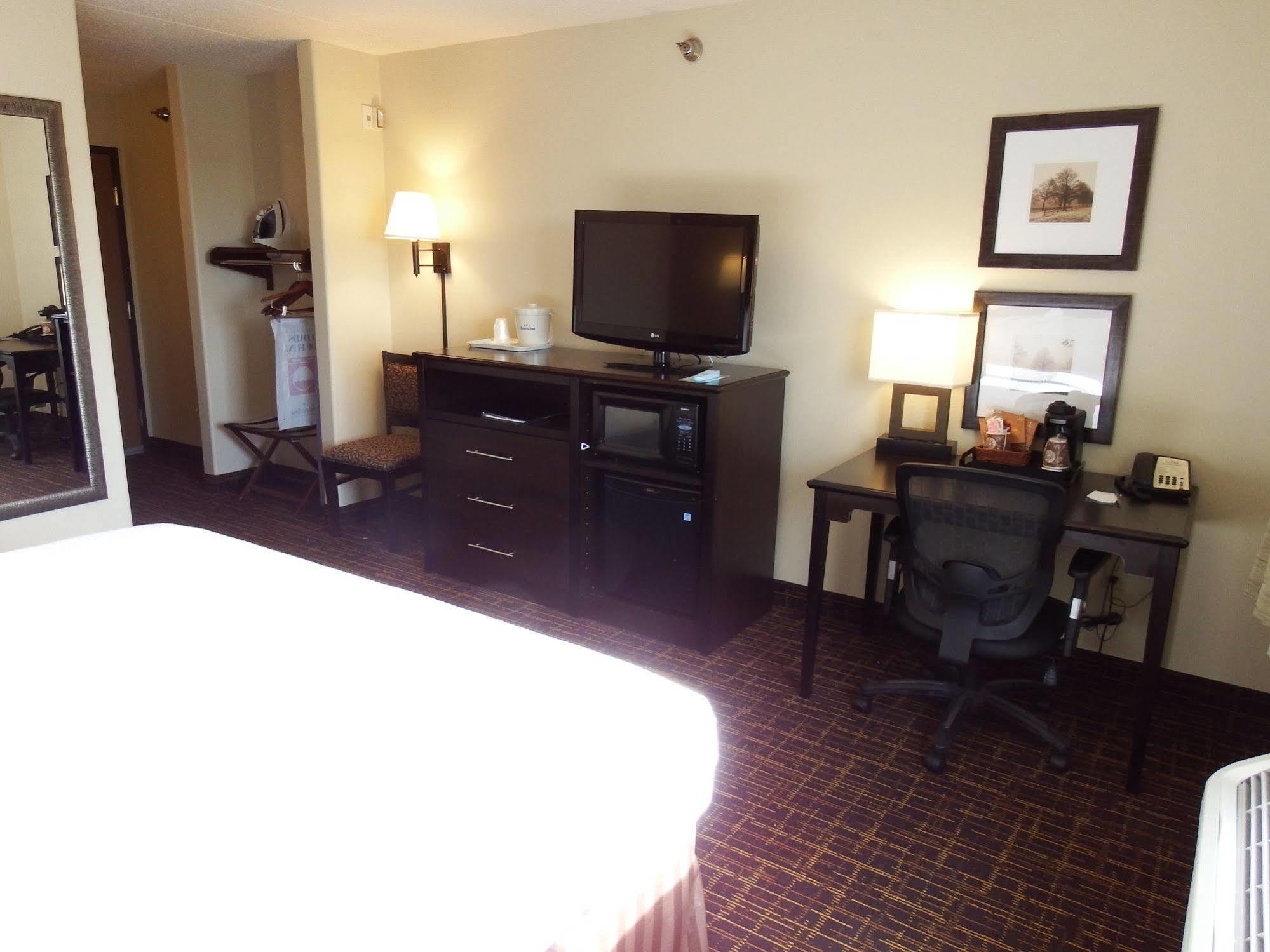 Americinn By Wyndham Peoria Eksteriør billede